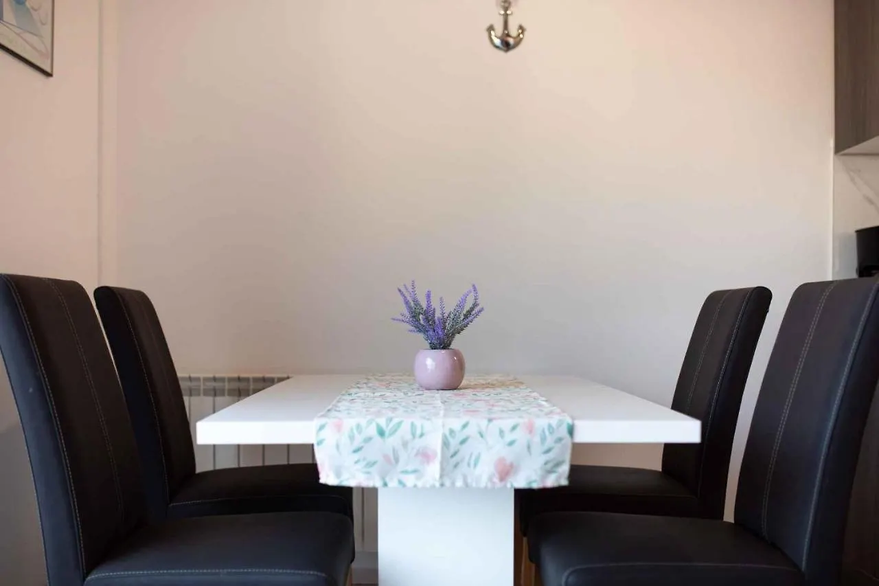 Apartment In Kornic - Insel Krk 42615