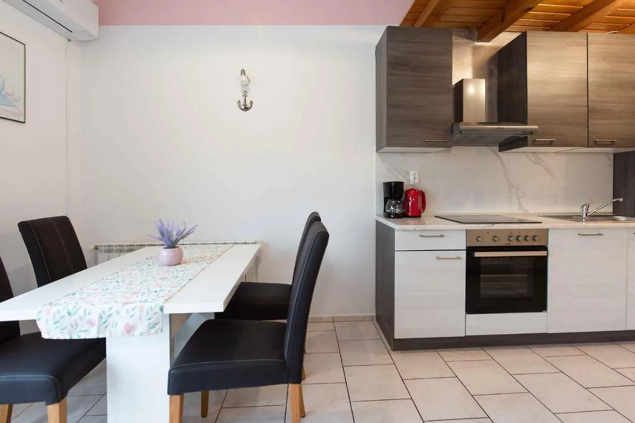 Apartment In Kornic - Insel Krk 42615 Croatia